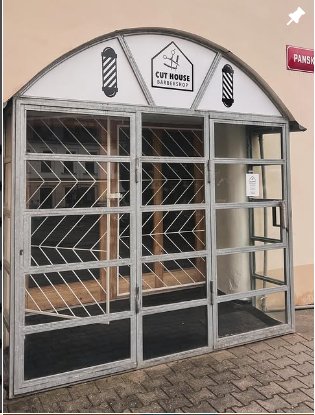 Vchod do Cut House Barbershop, Moskevská 16/21, Česká Lípa